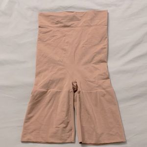 EUC / Victoria Secret Shape Wear